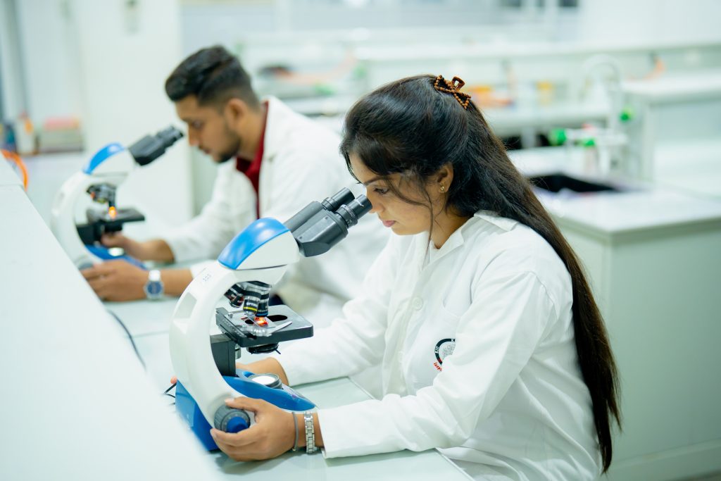 KIU biomedical science laboratory — home to the best biomedical science degrees in Sri Lanka